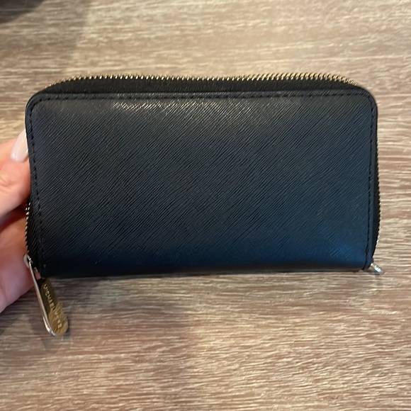 🖤 Michael Kors Black Wallet🖤 - Picture 2 of 4